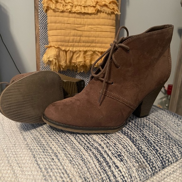 MIA ANKLE BOOTIES SIZE 8.5 - Picture 2 of 3